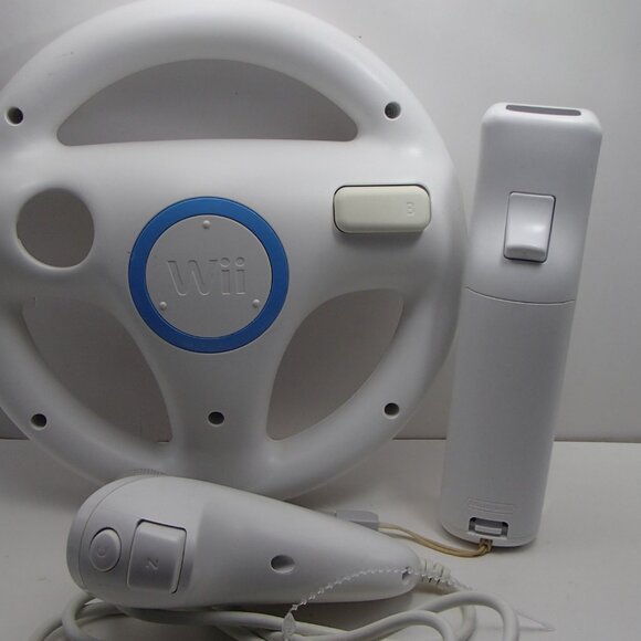 Nintendo Wii accessories - Picture 10 of 11
